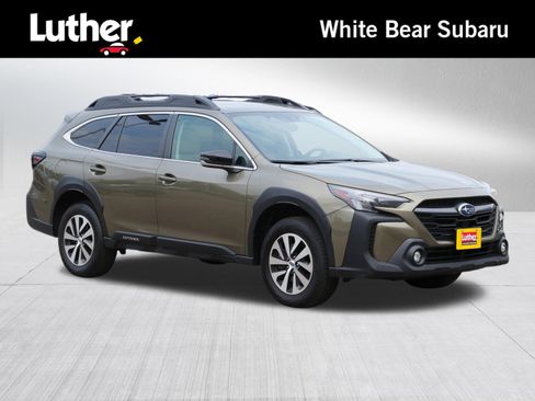 Used 2024 Subaru Outback Premium AWD/4WD image 1