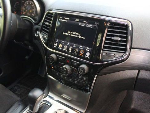 Certified 2022 Jeep Grand Cherokee Laredo X image 22