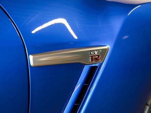 Used 2024 Nissan GT-R w/ Floor Mat Package AWD/4WD image 26