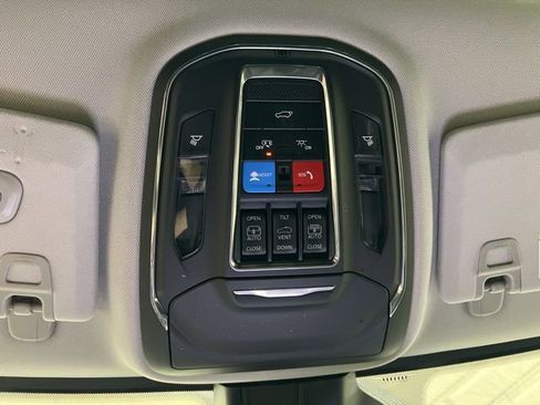 Used 2023 Jeep Grand Cherokee L Limited w/ Black Appearance Package AWD/4WD image 31