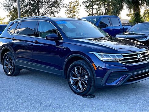 Certified 2023 Volkswagen Tiguan SE w/ Panoramic Sunroof Package image 2