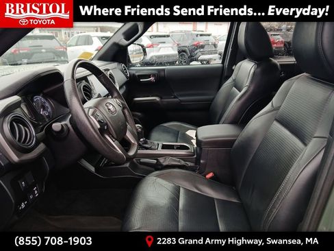 Used 2021 Toyota Tacoma TRD Sport image 16