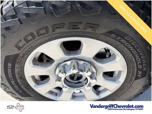 Used 2024 Ford F250 XLT w/ FX4 Off-Road Package AWD/4WD image 9