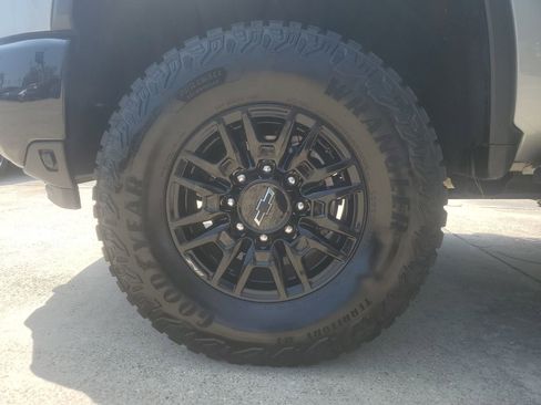 Certified 2025 Chevrolet Silverado 2500 ZR2 w/ Technology Package AWD/4WD image 7