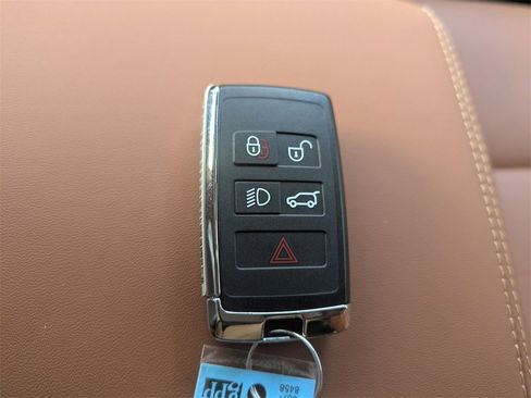 New 2026 Jaguar F-PACE R-Dynamic S image 32