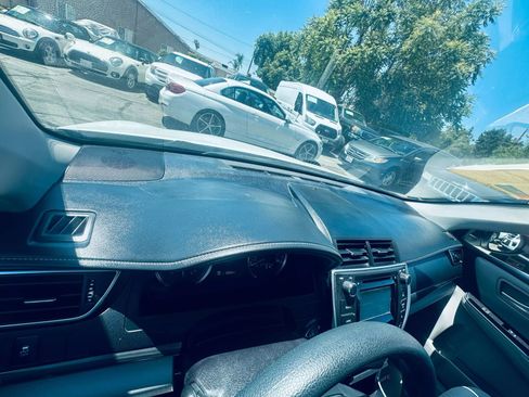Used 2015 Toyota Camry LE image 27
