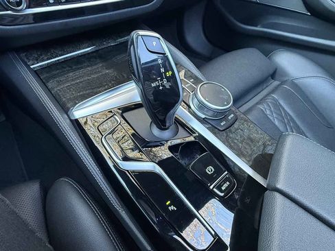 Used 2022 BMW 540i 540i w/ M Sport Package image 21