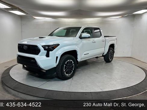 Used 2024 Toyota Tacoma TRD Sport image 1