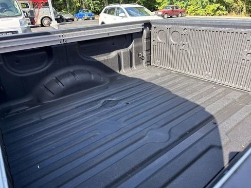 Used 2024 Nissan Titan PRO-4X w/ Pro-4x Convenience Package image 12