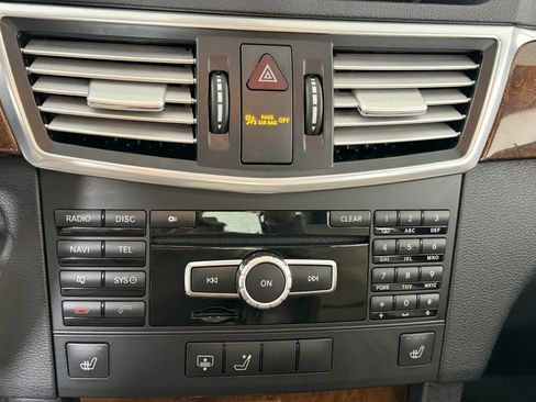 Used 2013 Mercedes-Benz E 350 4MATIC Sedan image 24
