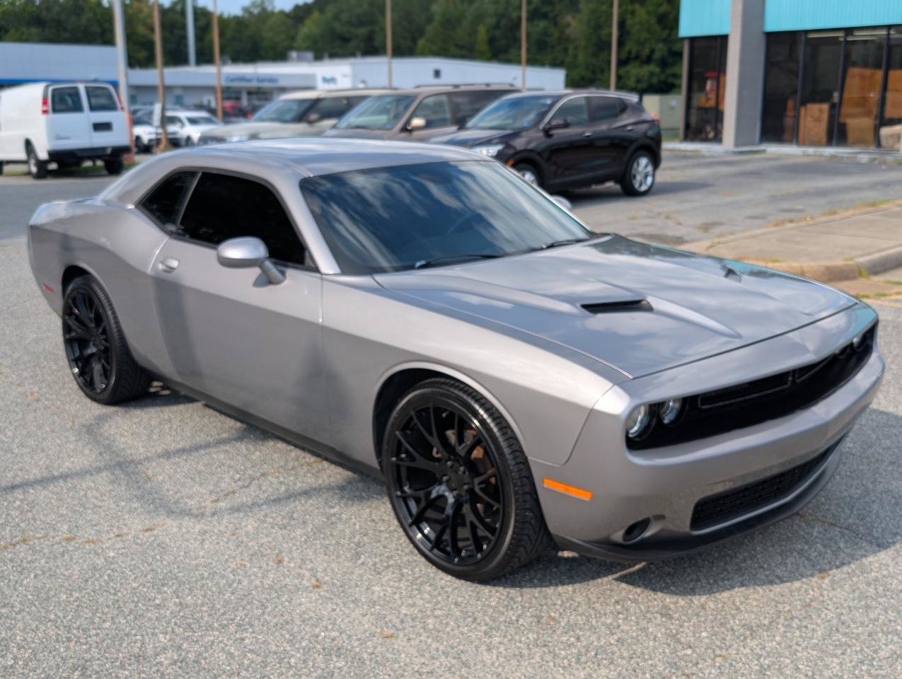 Used 2016 Dodge Challenger SXT RWD image 12