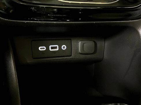 Used 2021 Buick Encore GX Select image 15