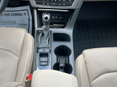 Used 2017 Hyundai Sonata Limited w/ Ultimate Package 04 FWD image 14