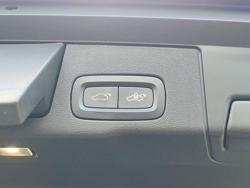 Used 2020 Volvo XC60 T5 R-Design w/ Protection Package Premier image 10