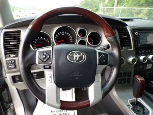 Used 2015 Toyota Sequoia Platinum AWD/4WD image 12