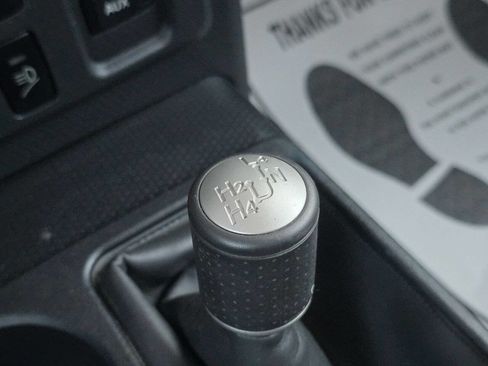 Used 2009 Toyota FJ Cruiser Base 4x4 4dr SUV 5A image 49