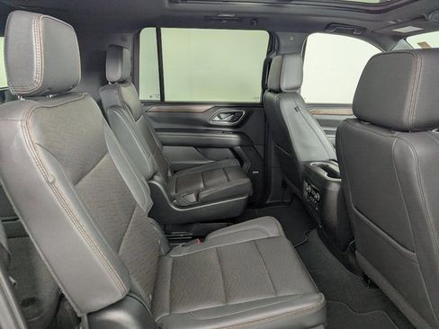 Used 2023 Chevrolet Suburban High Country image 26