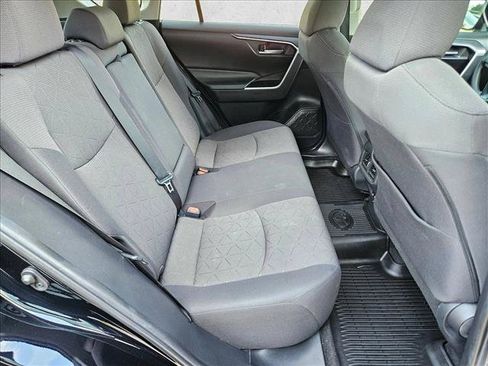 Used 2019 Toyota RAV4 XLE w/ Convenience Package FWD image 19