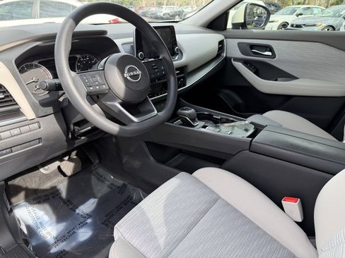 Used 2023 Nissan Rogue SV image 20