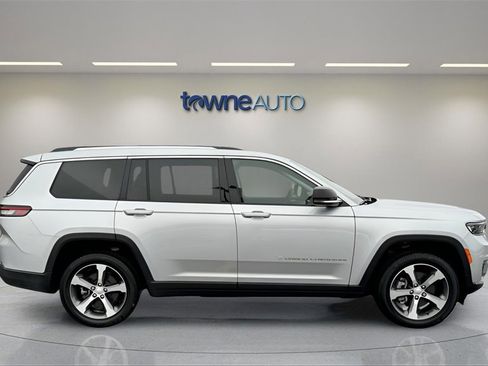 Certified 2023 Jeep Grand Cherokee L Limited w/ Trailer Tow Group (B) image 6