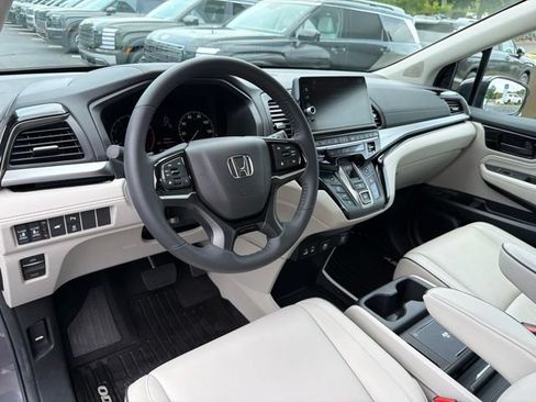 Used 2025 Honda Odyssey Touring image 10
