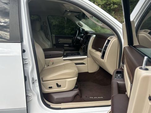 Used 2015 RAM 2500 Laramie w/ Convenience Group AWD/4WD image 20