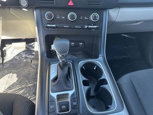 Certified 2023 Kia Carnival LX image 23