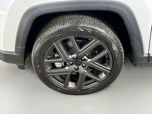 Used 2026 Jeep Compass Latitude AWD/4WD image 8