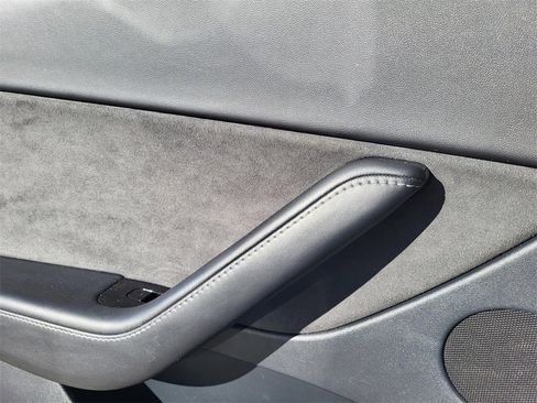 Used 2020 Tesla Model Y Performance image 14