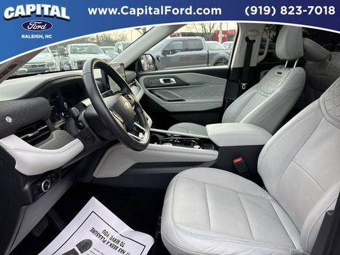 Certified 2025 Ford Explorer Platinum w/ Ultimate Package image 17