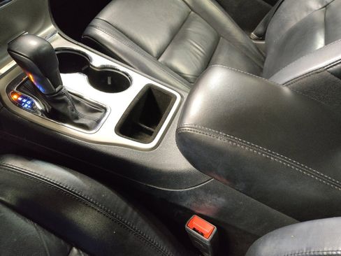 Used 2019 Jeep Grand Cherokee Limited image 26