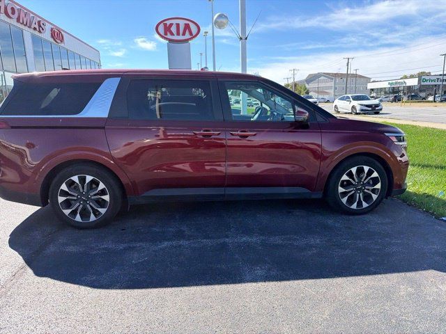 Certified 2024 Kia Carnival EX FWD image 3