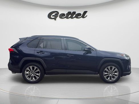 Used 2020 Toyota RAV4 XLE Premium AWD/4WD image 4