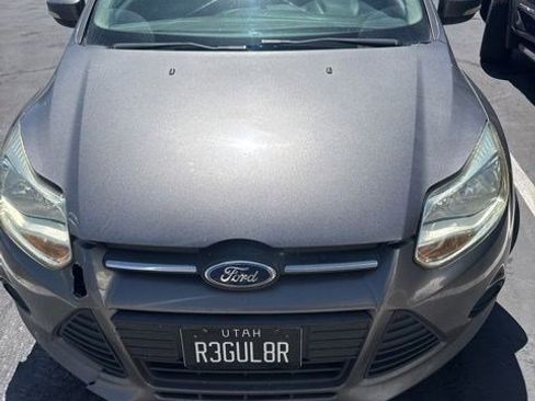 Used 2014 Ford Focus SE FWD image 1