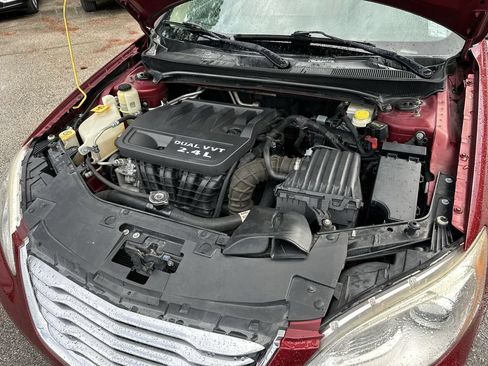 Used 2013 Chrysler 200 Touring FWD image 27