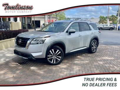 Used 2024 Nissan Pathfinder Platinum w/ Cargo Package