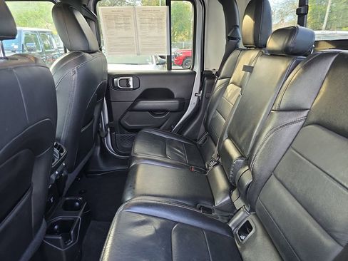 Used 2020 Jeep Gladiator Overland image 11