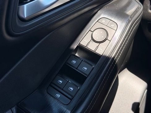 Used 2025 Nissan Rogue SV FWD image 27
