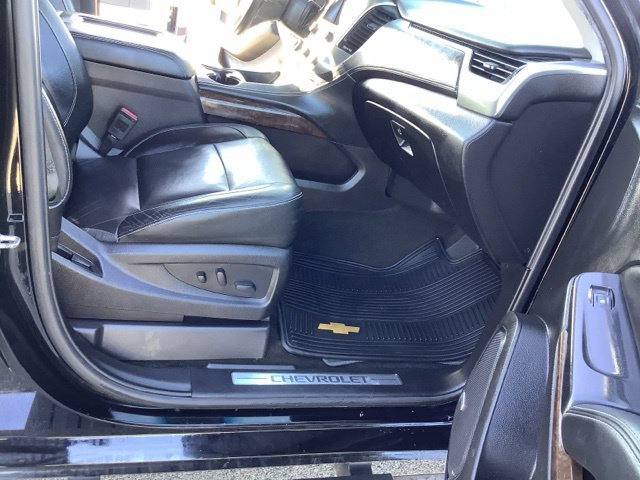 Used 2017 Chevrolet Tahoe LT w/ LT Signature Package AWD/4WD image 31
