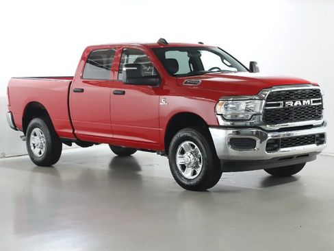 Used 2024 RAM 3500 Tradesman w/ Chrome Appearance Group AWD/4WD image 9