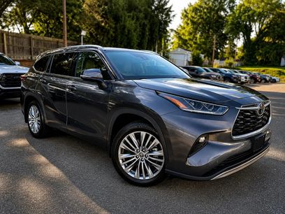Used 2022 Toyota Highlander Platinum
