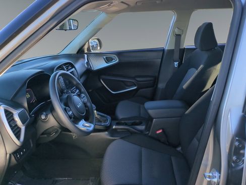 Used 2024 Kia Soul LX w/ Option Group 015 image 9