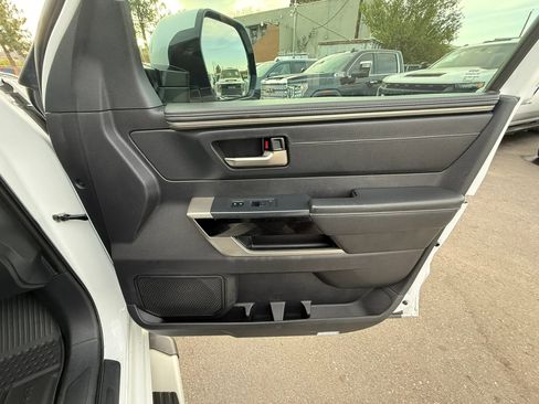 Used 2022 Toyota Tundra Limited AWD/4WD image 44