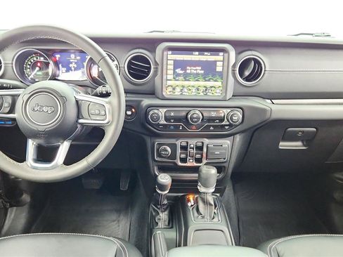 Used 2023 Jeep Wrangler Unlimited Sahara AWD/4WD image 27