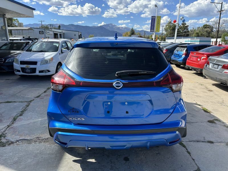 Used 2021 Nissan Kicks S FWD image 6