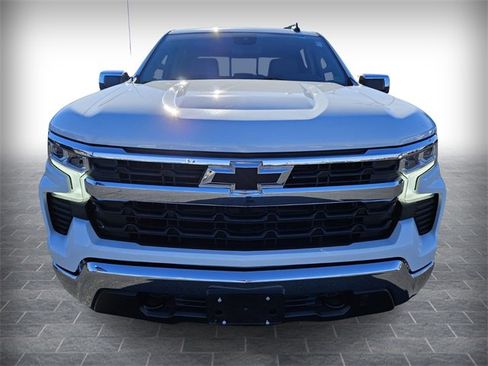 Used 2023 Chevrolet Silverado 1500 LT w/ Leather Package image 2