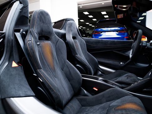 Used 2022 McLaren 765LT RWD image 17