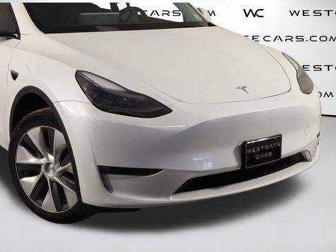Used 2023 Tesla Model Y 2WD image 53