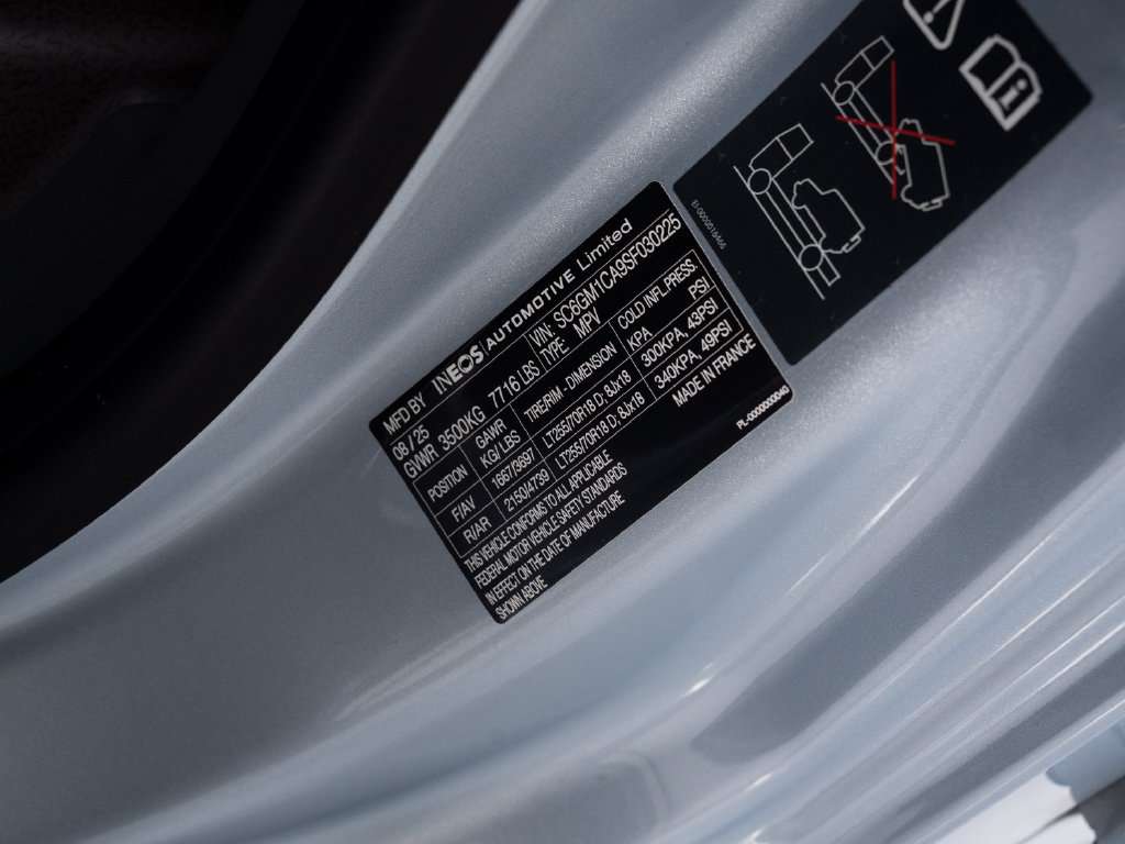 Used 2025 INEOS Grenadier Station Wagon AWD/4WD image 45