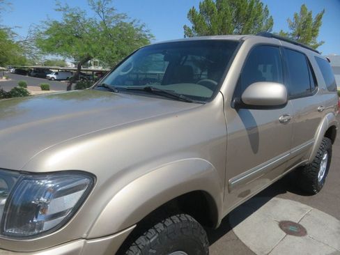 Used 2005 Toyota Sequoia SR5 AWD/4WD image 8